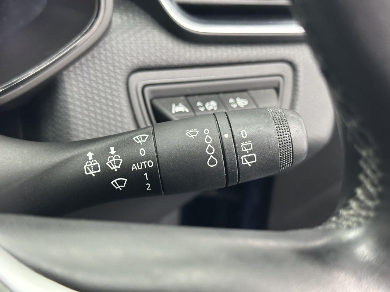 Renault Clio - Image 33