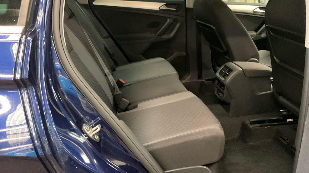 Volkswagen Tiguan - Image 9