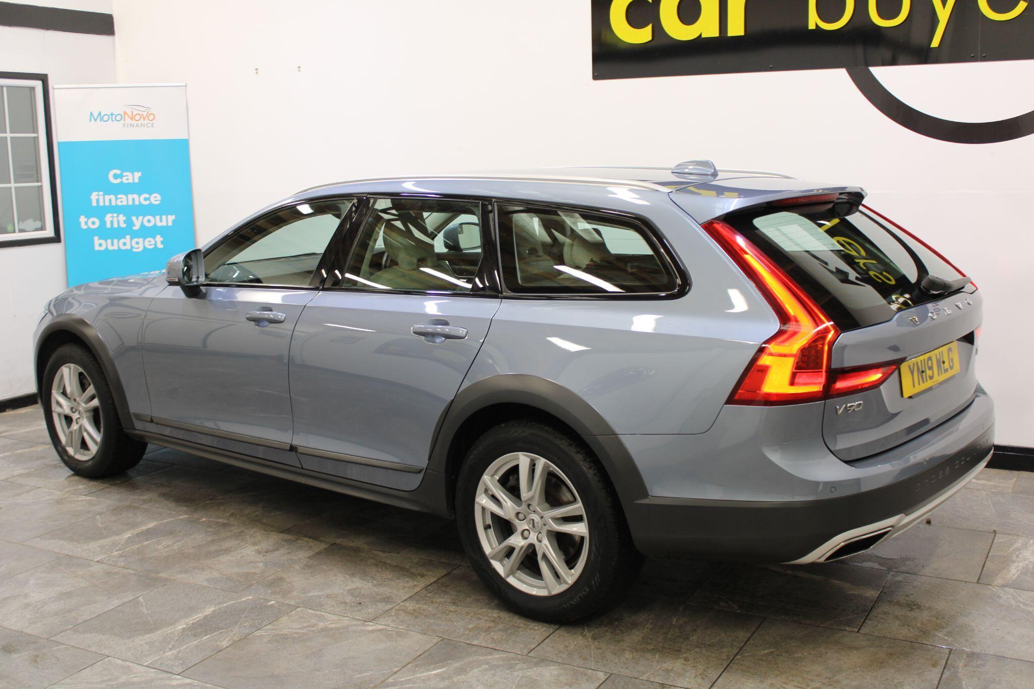 Volvo V90 CROSS COUNTRY - Image 19