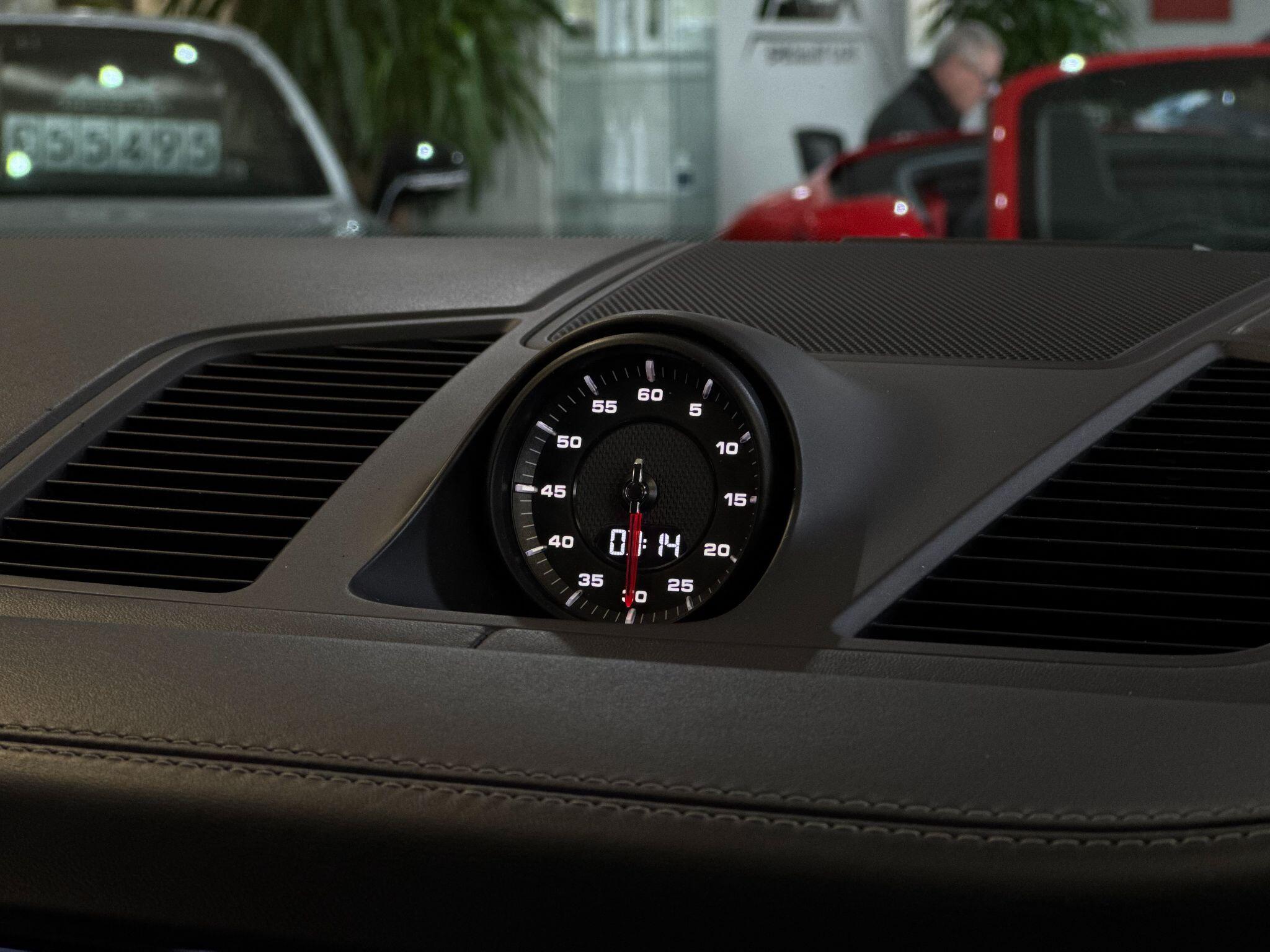 Porsche Cayenne - Image 41