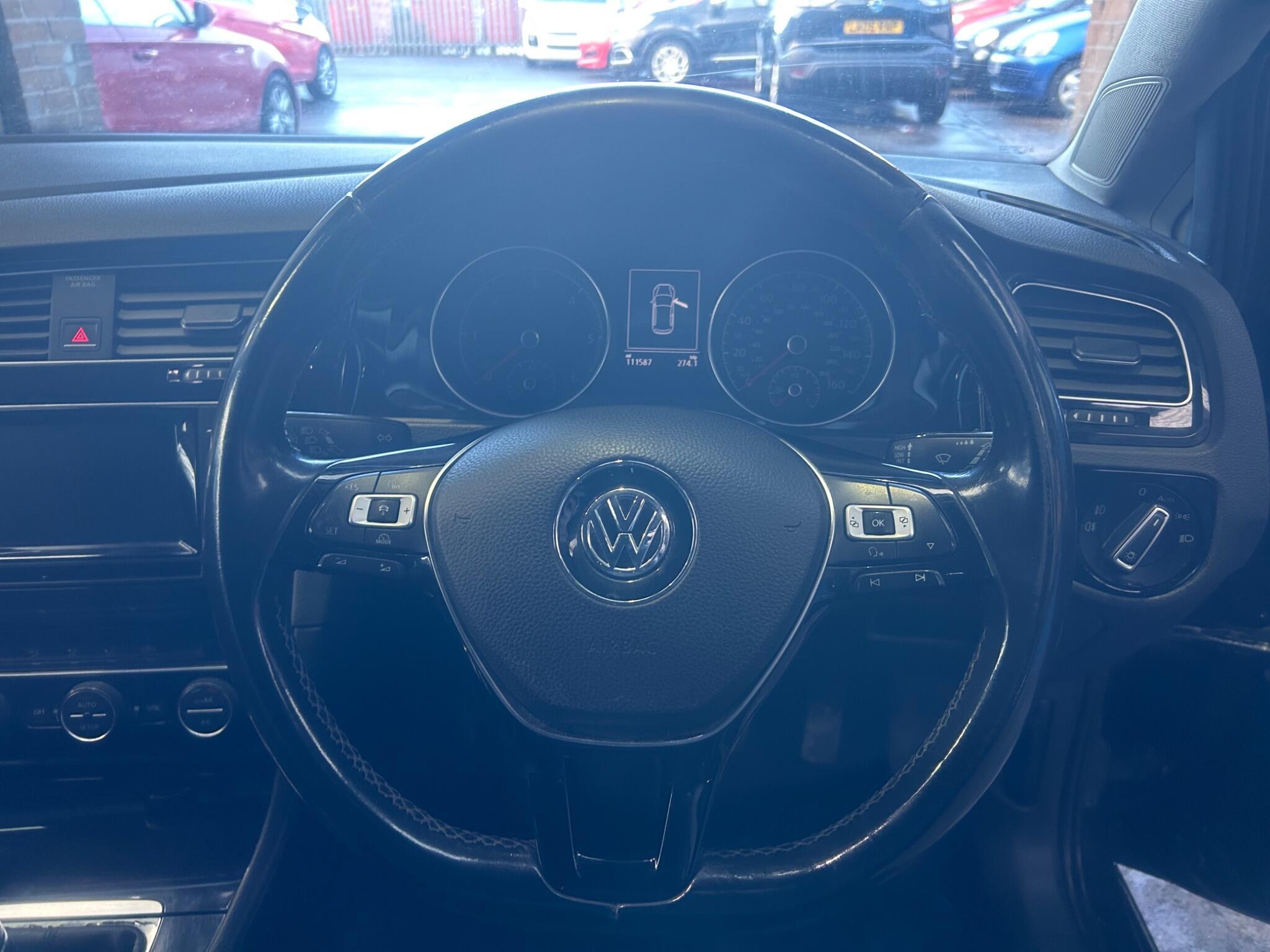 Volkswagen Golf - Image 18
