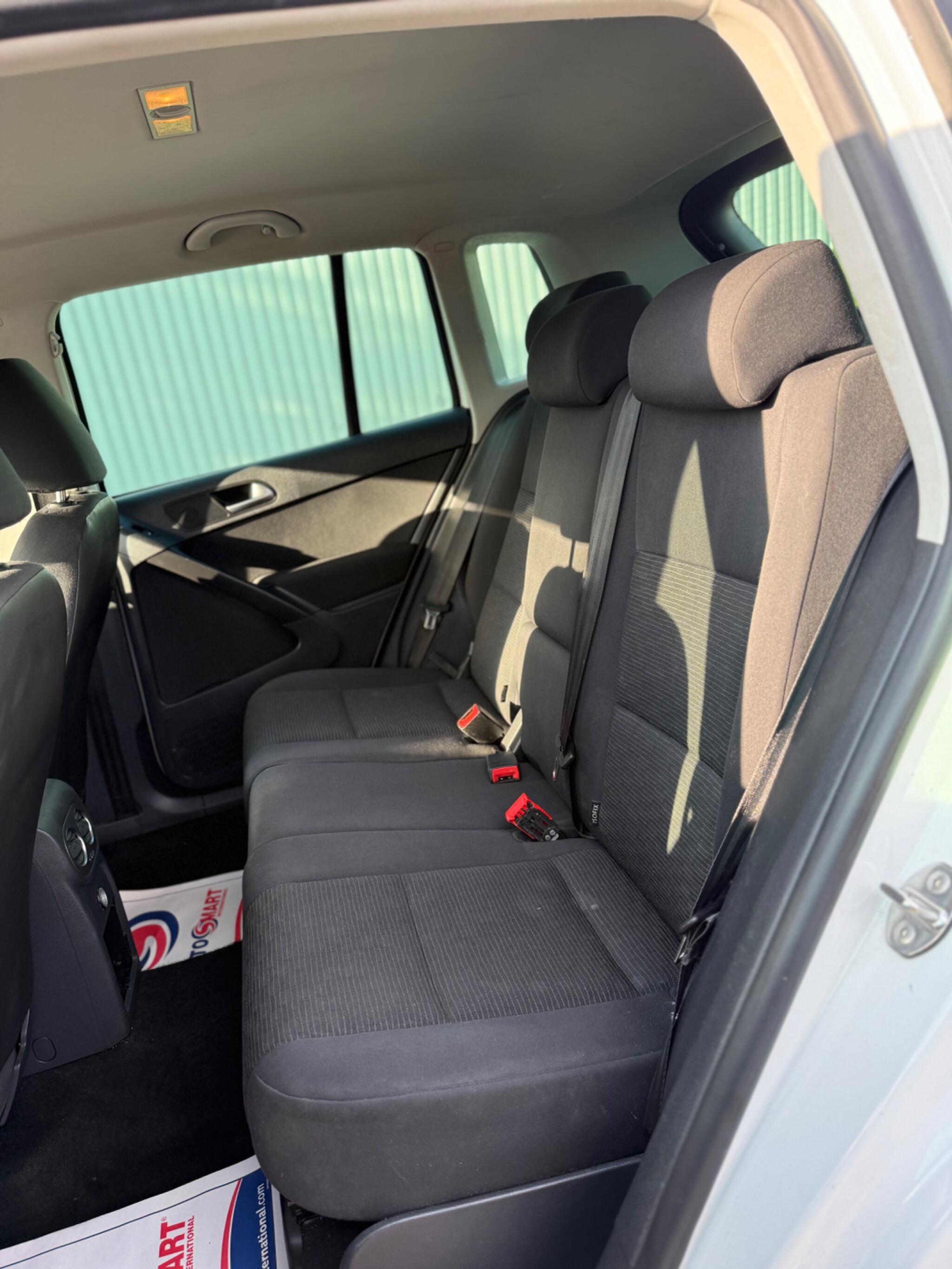 Volkswagen Tiguan - Image 25