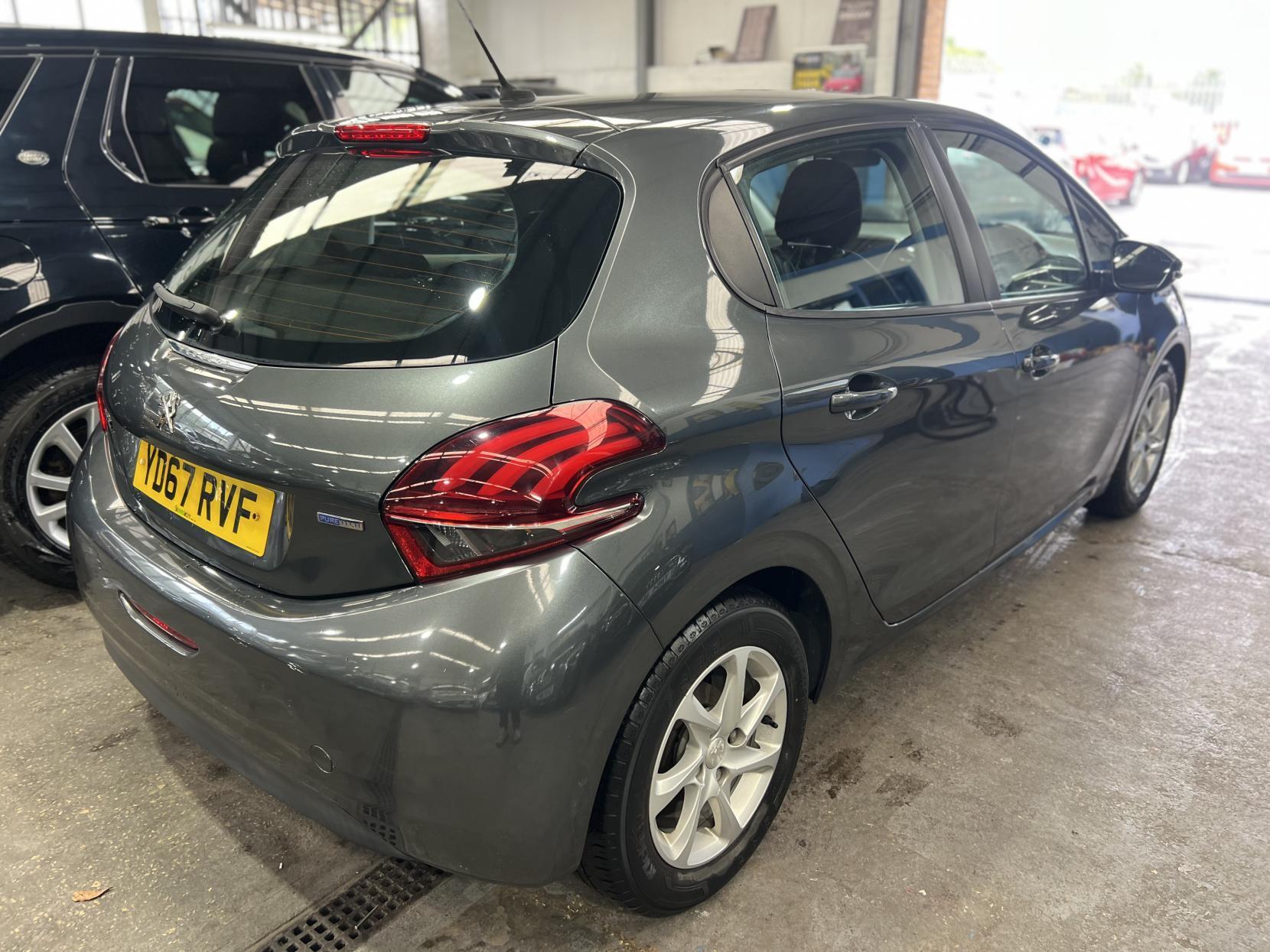 Peugeot 208 - Image 11