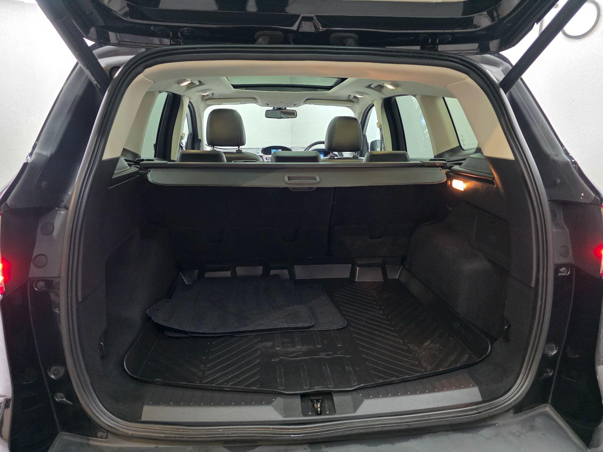 Ford Kuga - Image 10