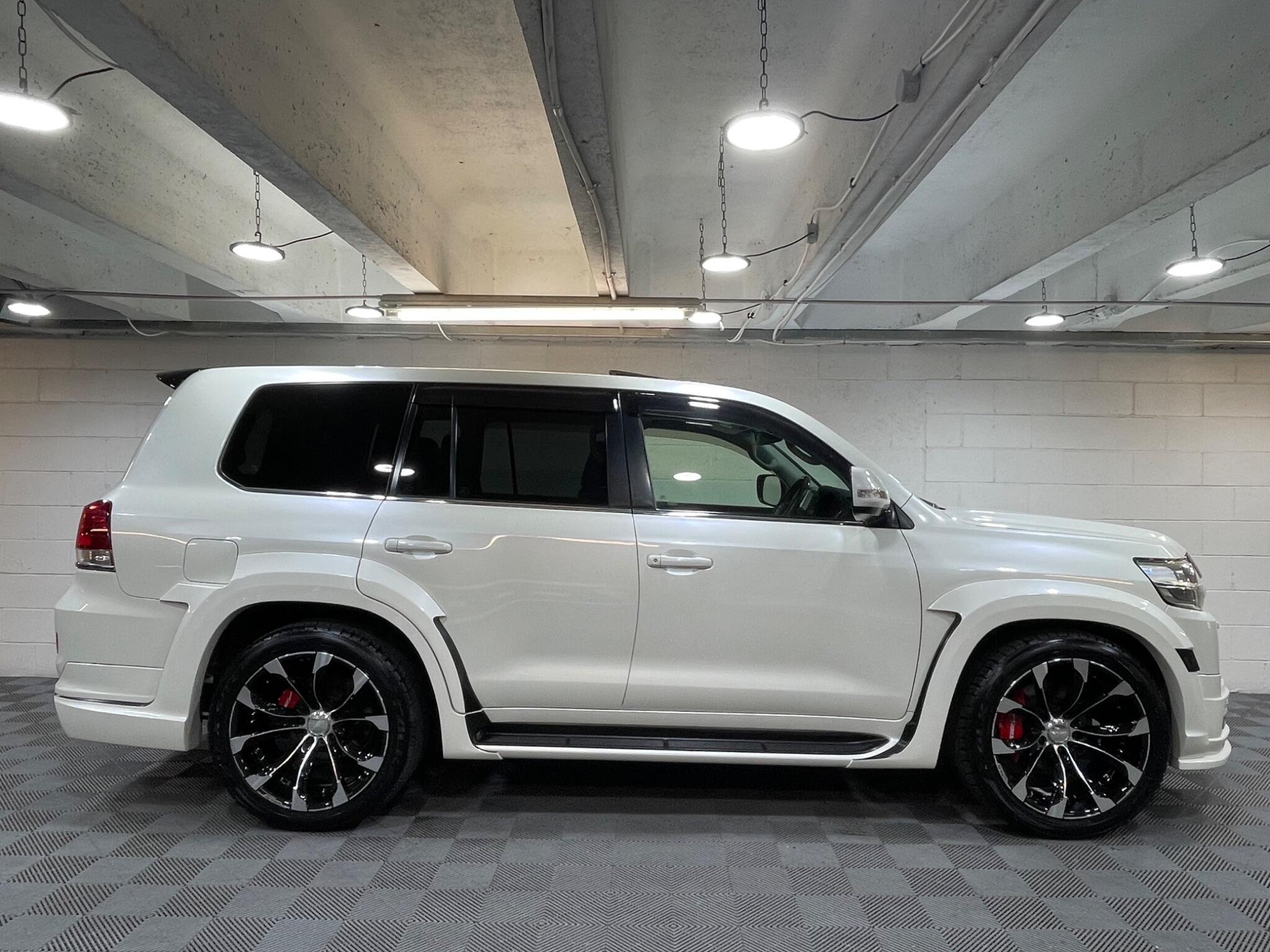 Toyota Land Cruiser - Image 22