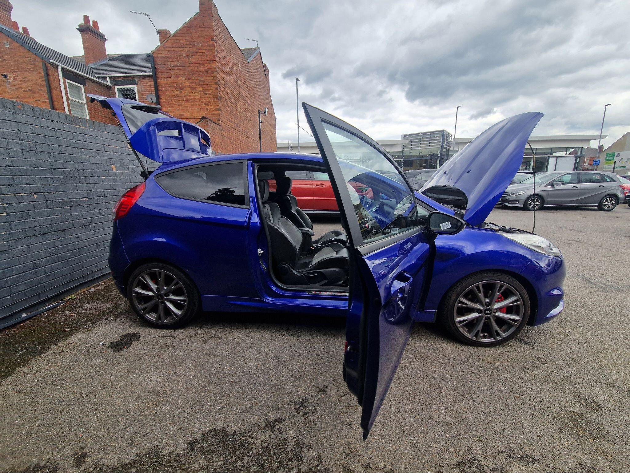 Ford Fiesta - Image 22