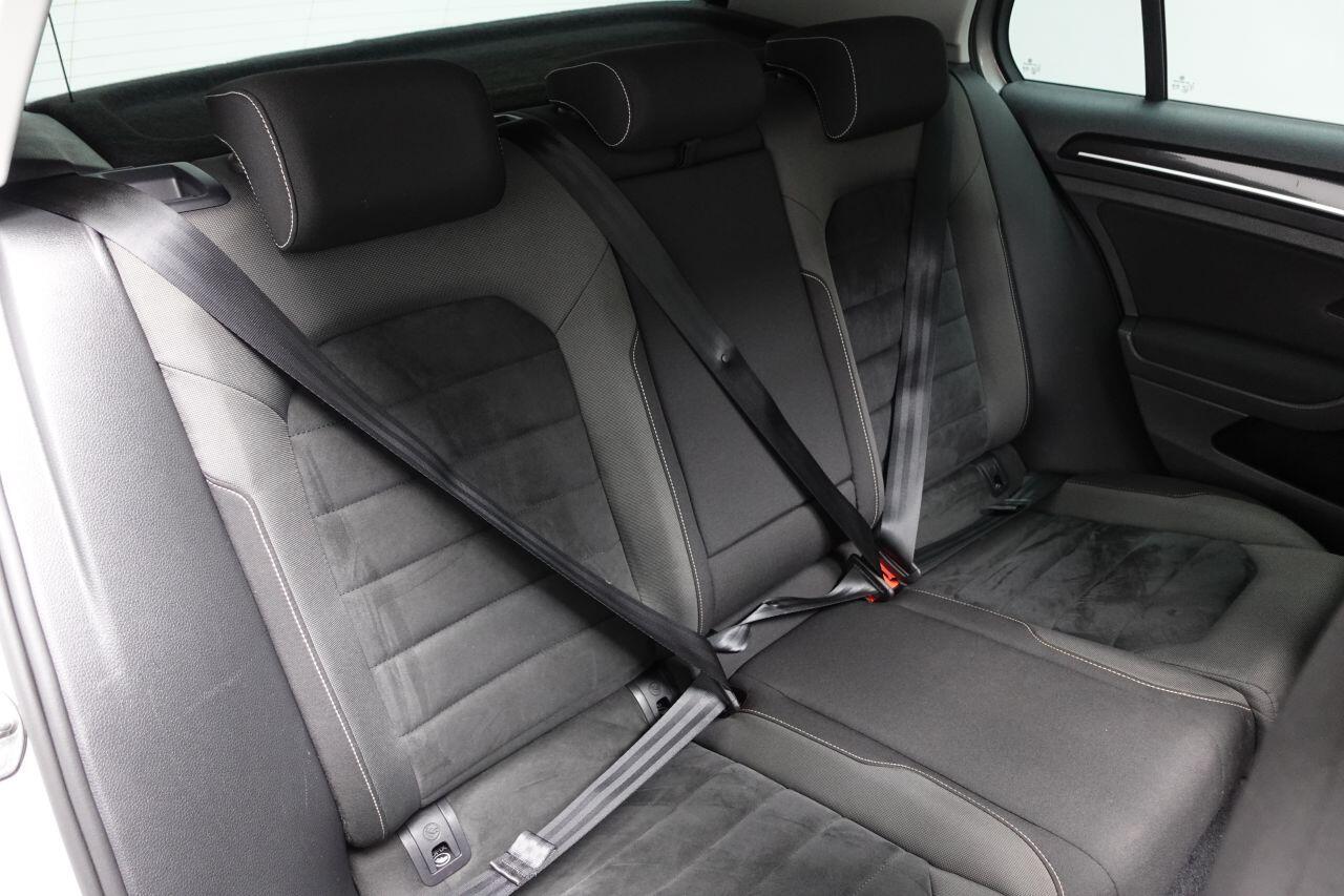 Volkswagen Golf - Image 18