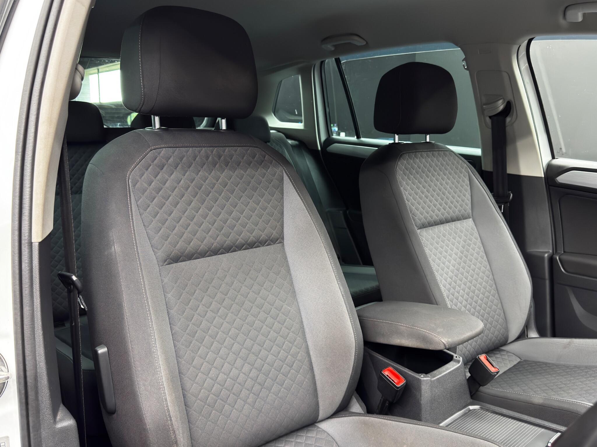 Volkswagen Tiguan - Image 12