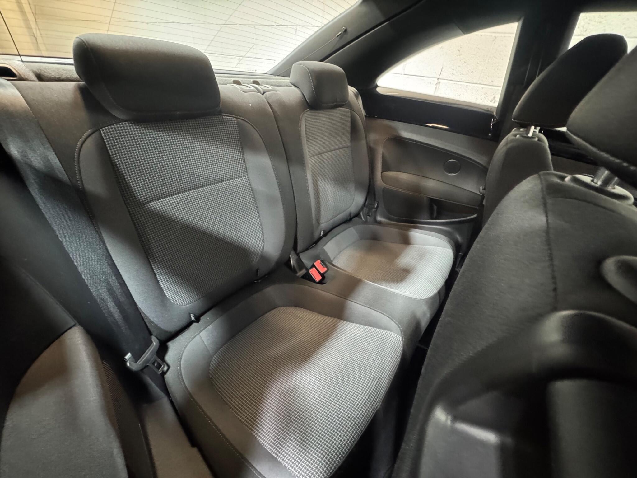 Volkswagen Beetle - Image 12