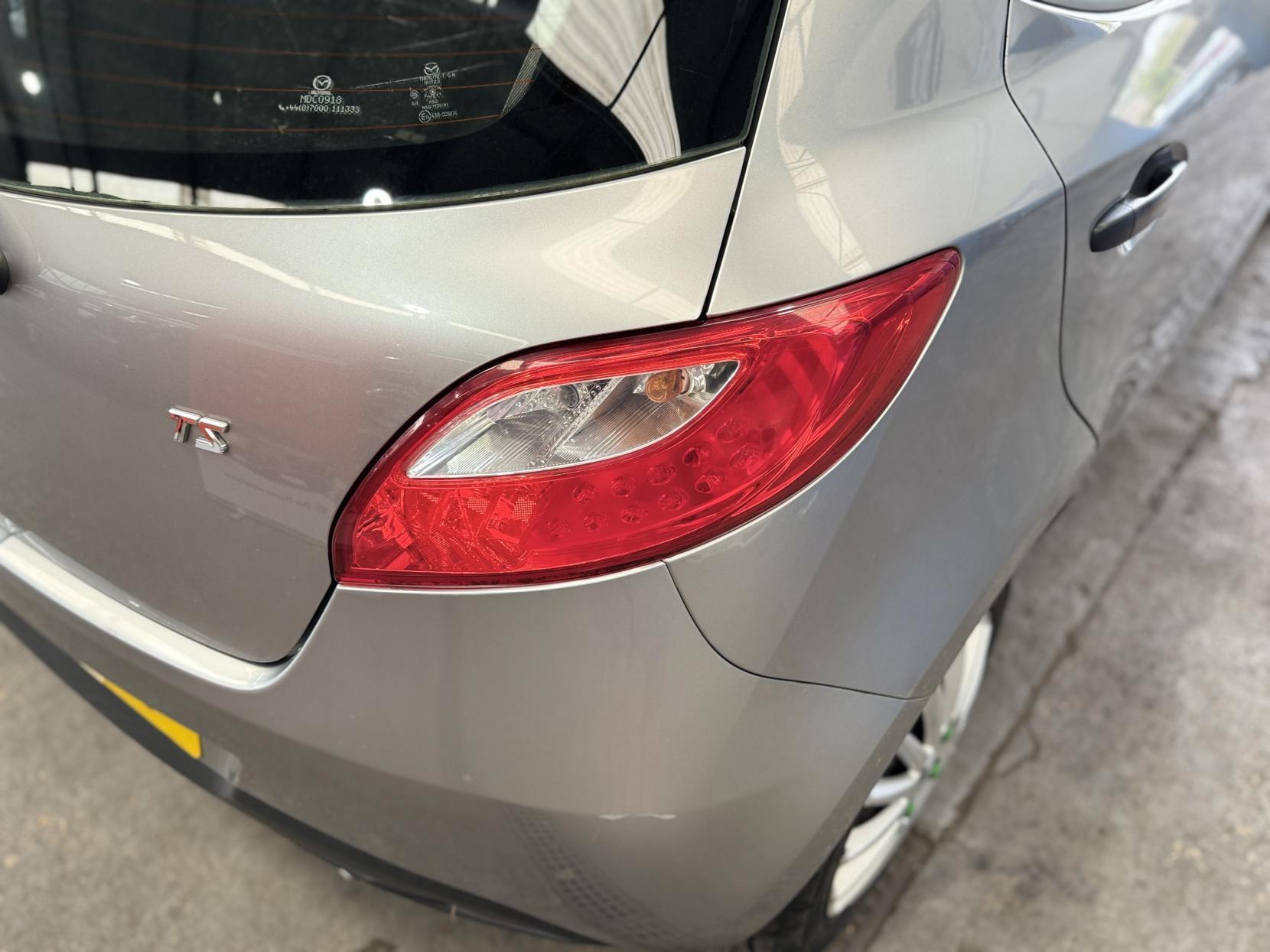 Mazda MAZDA2 - Image 14