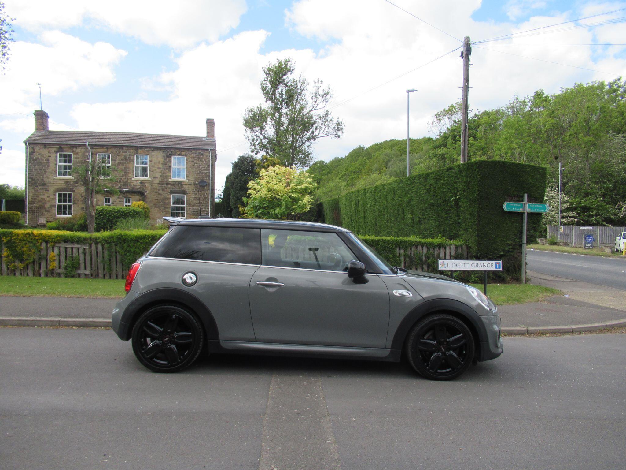 MINI Hatch - Image 2