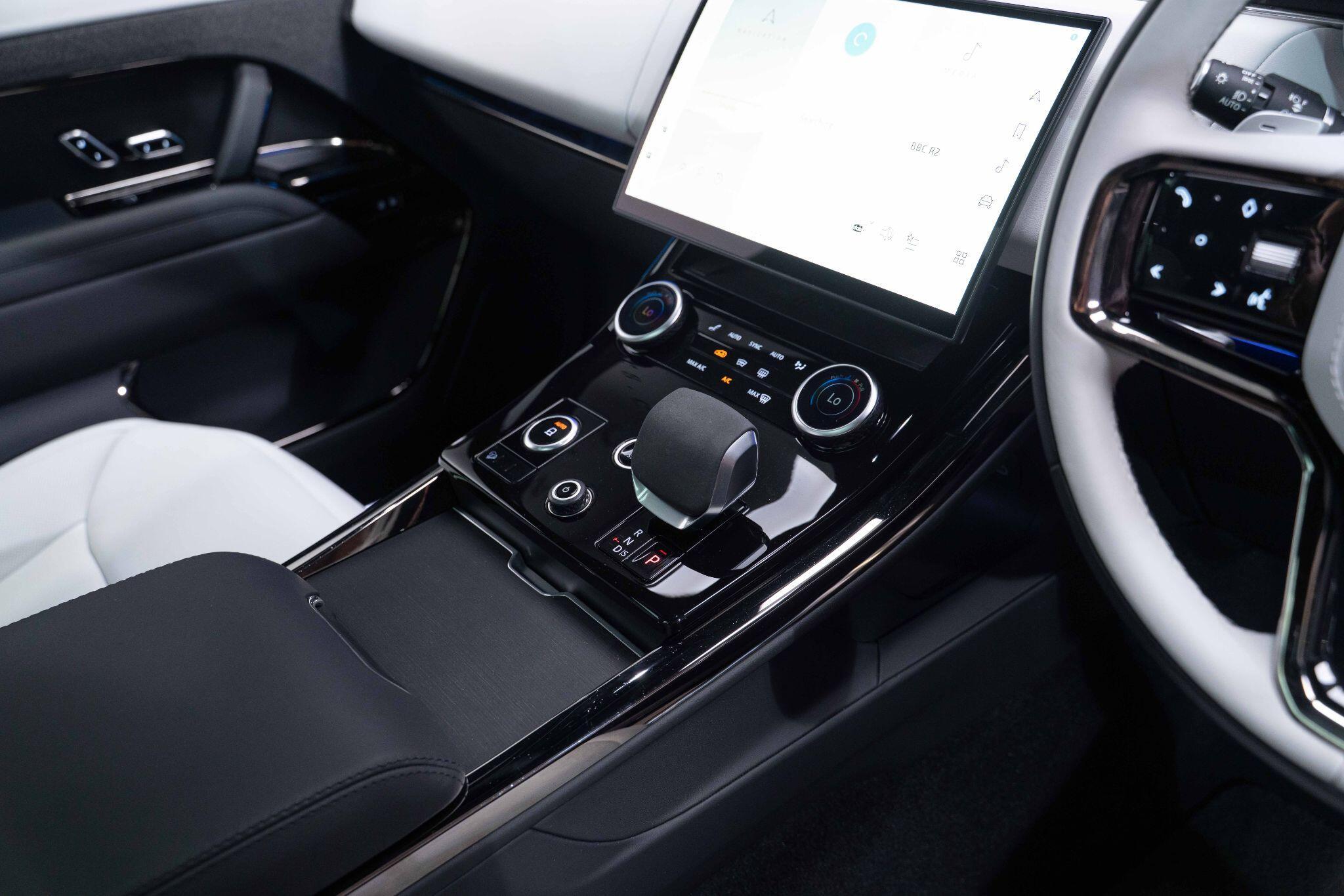 Land Rover RANGE ROVER SPORT - Image 12