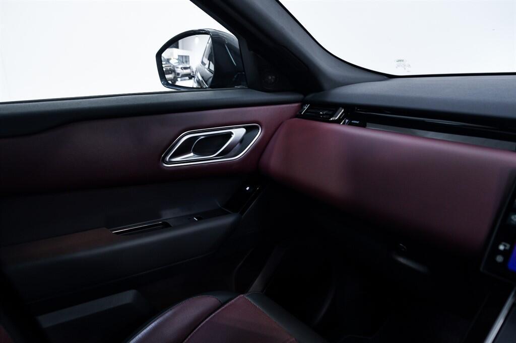 Land Rover Range Rover Velar - Image 18
