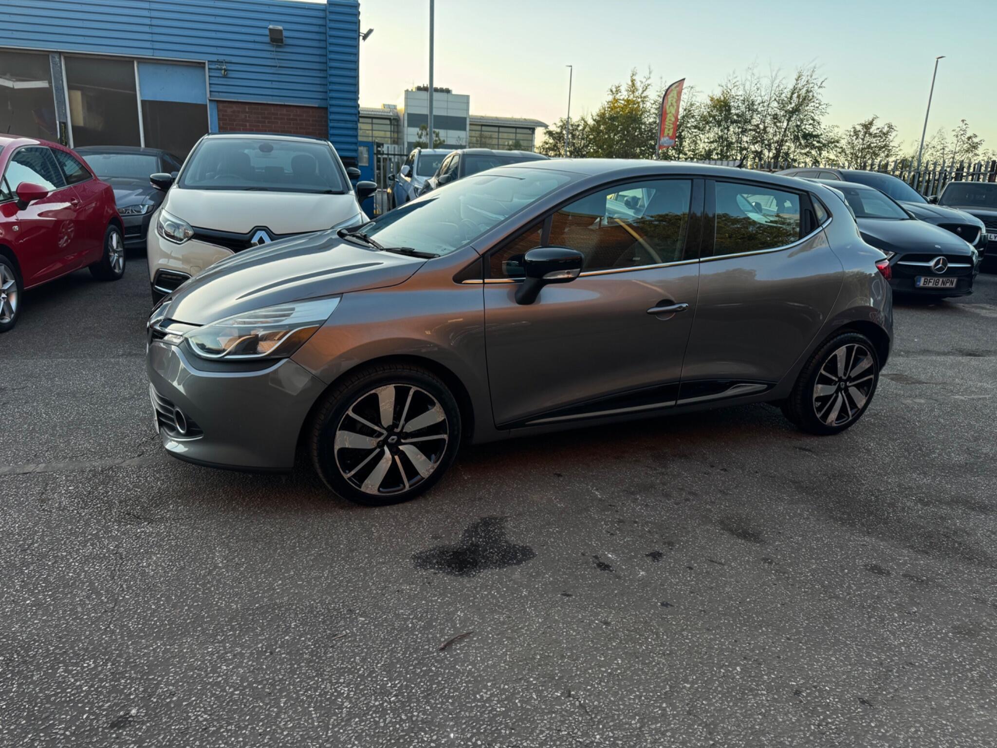 Renault Clio - Image 9