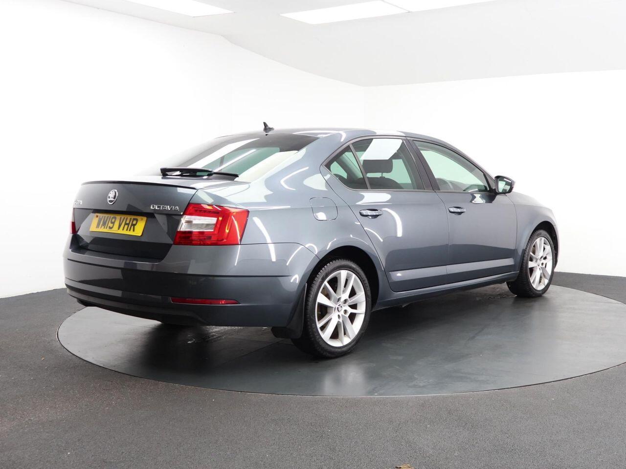 Skoda Octavia - Image 11