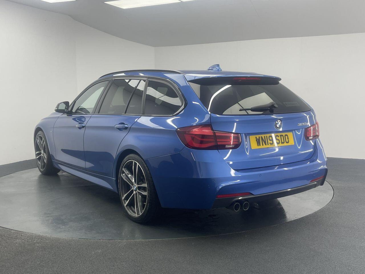 BMW 3 Series - Image 8