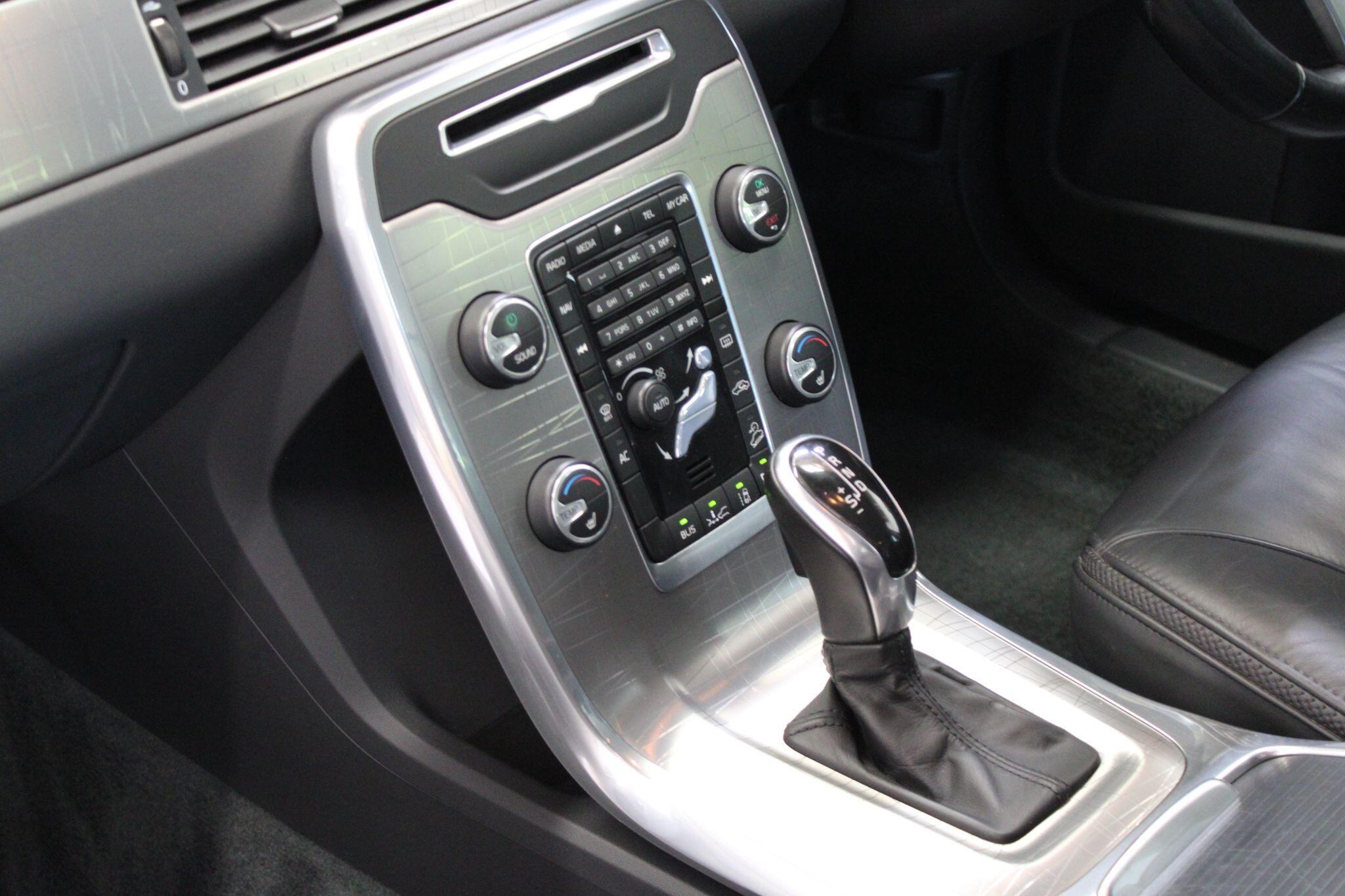 Volvo XC70 - Image 34