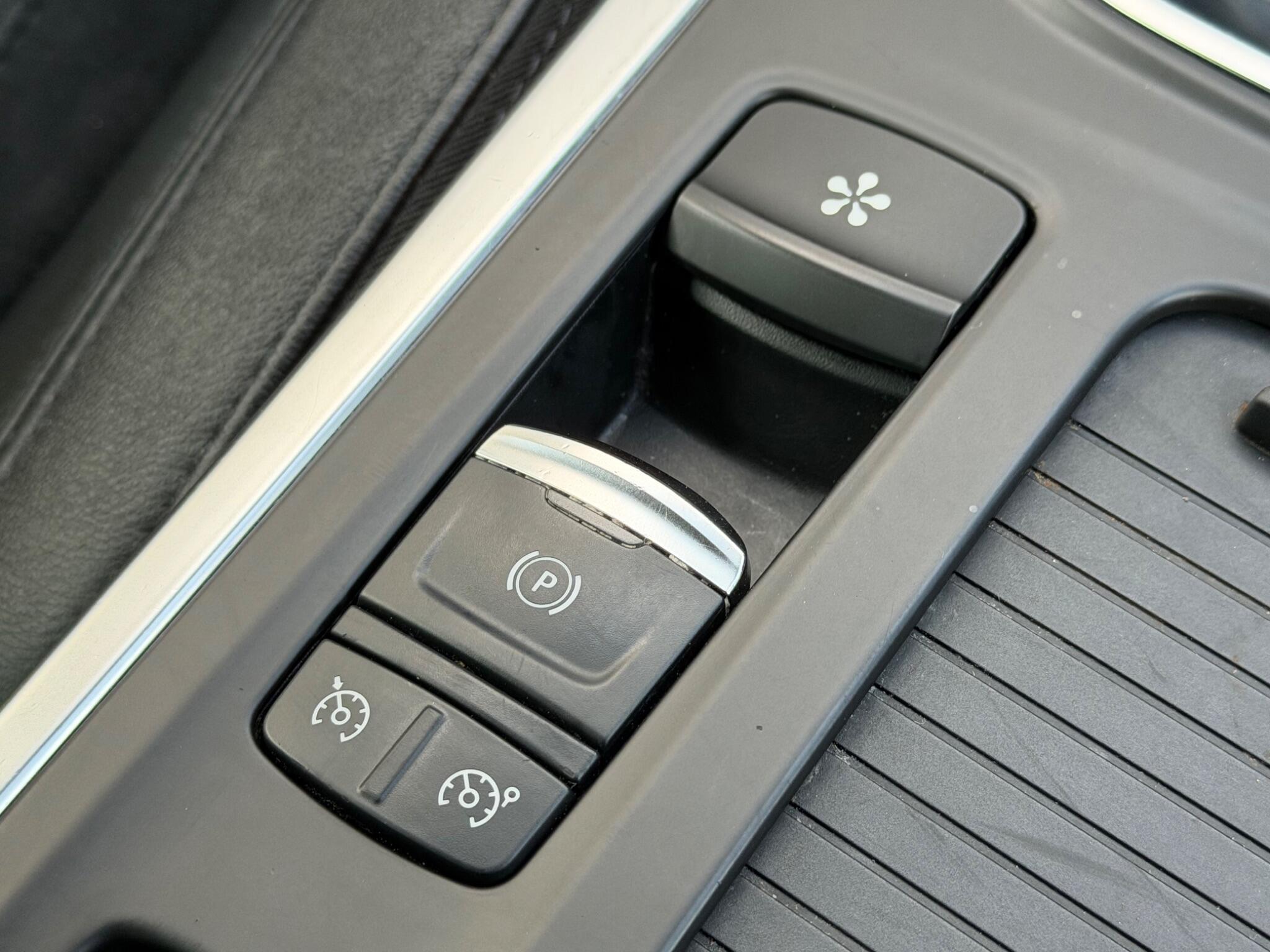 Renault Megane - Image 29