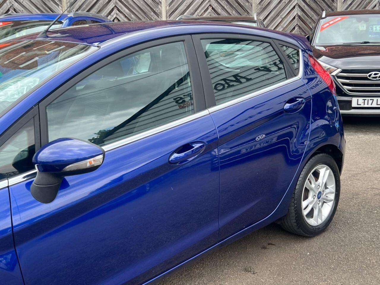 Ford Fiesta - Image 12