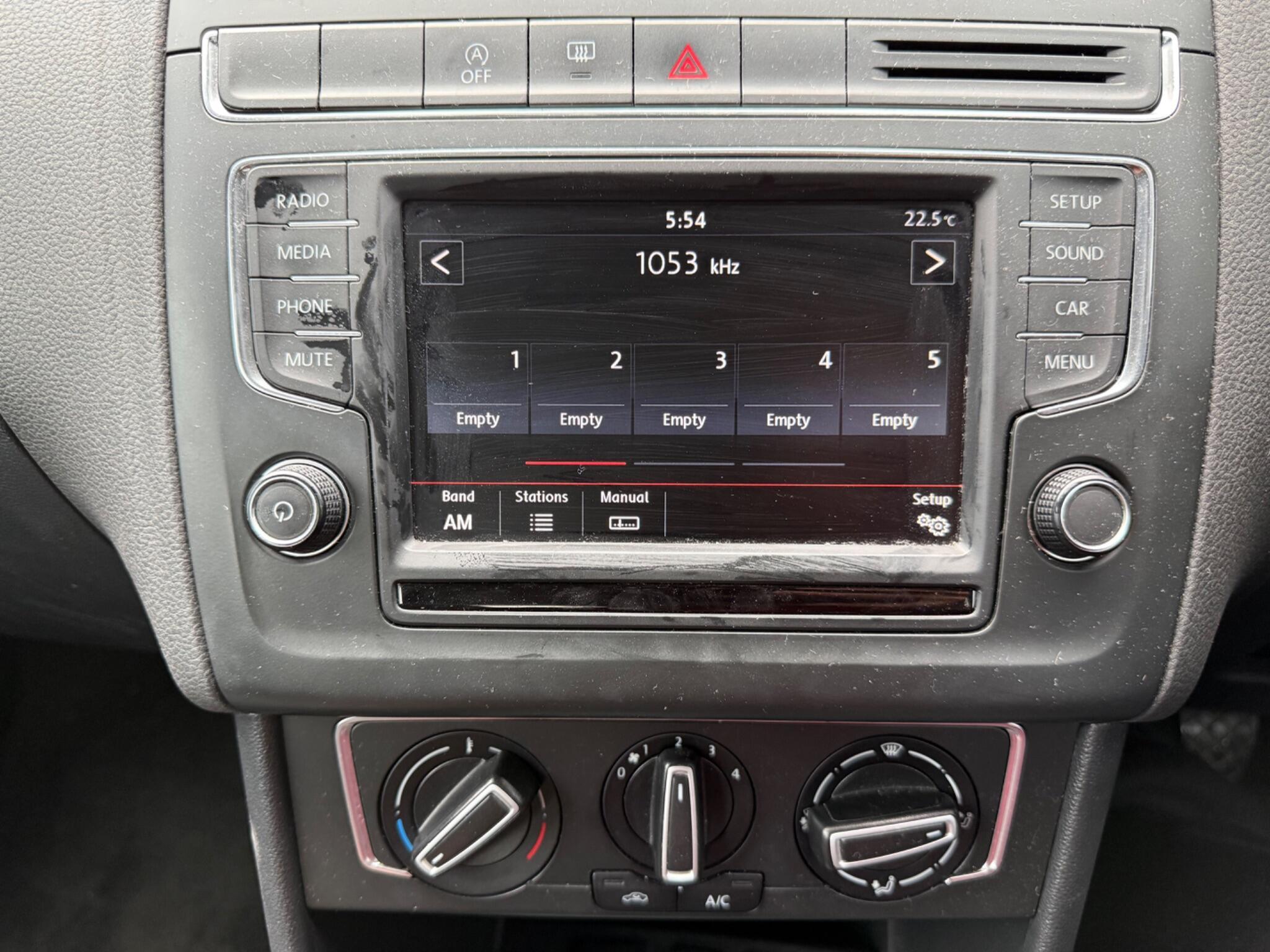 Volkswagen Polo - Image 11