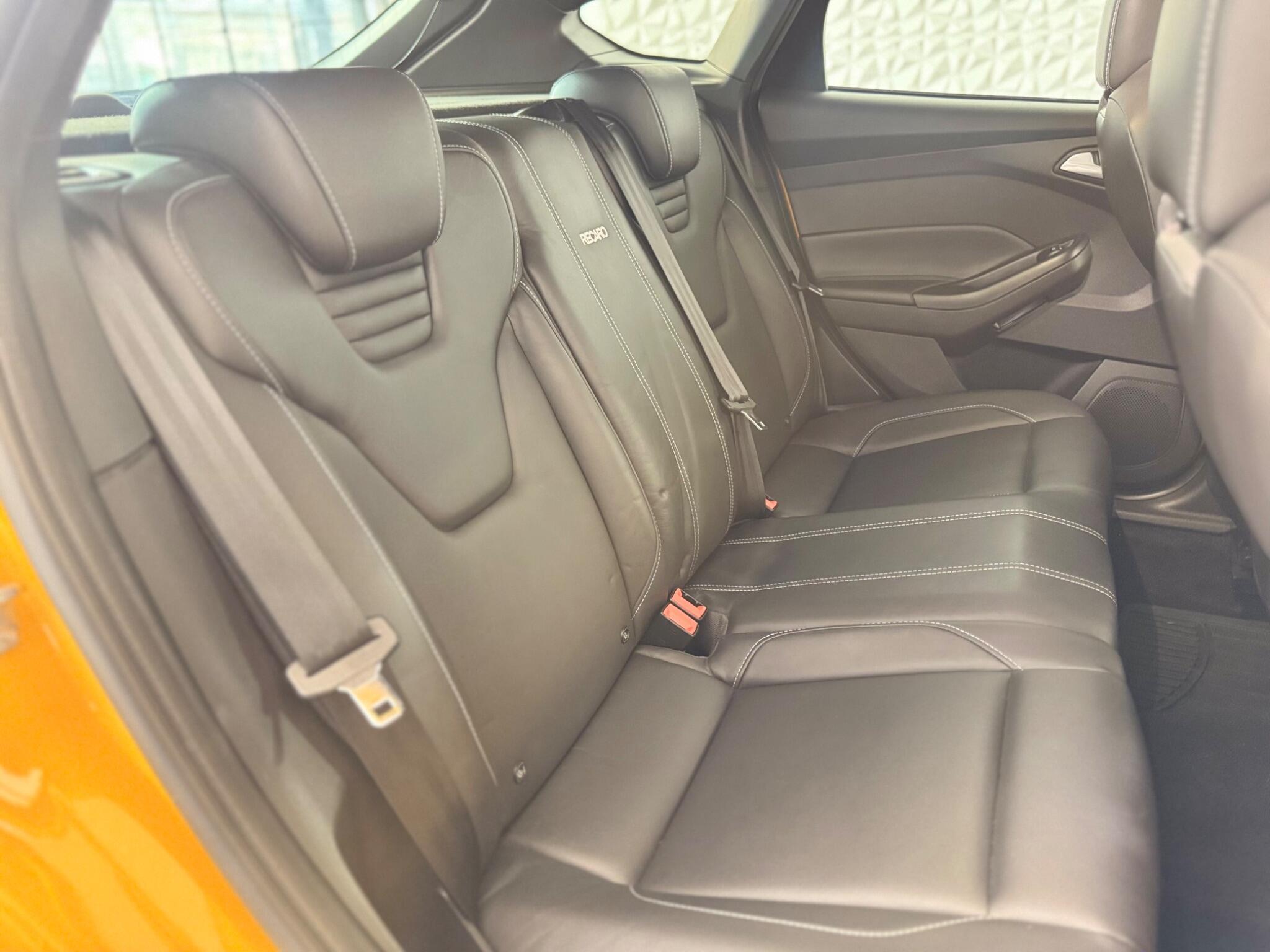 Ford Focus - Image 27