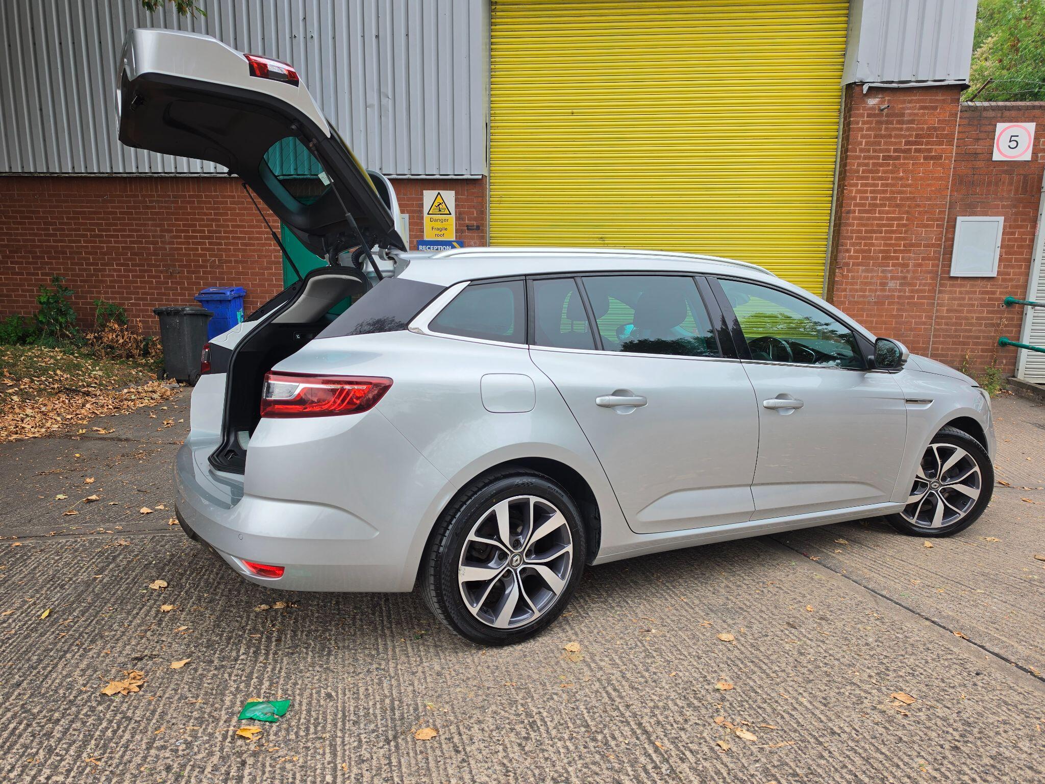 Renault Megane - Image 12