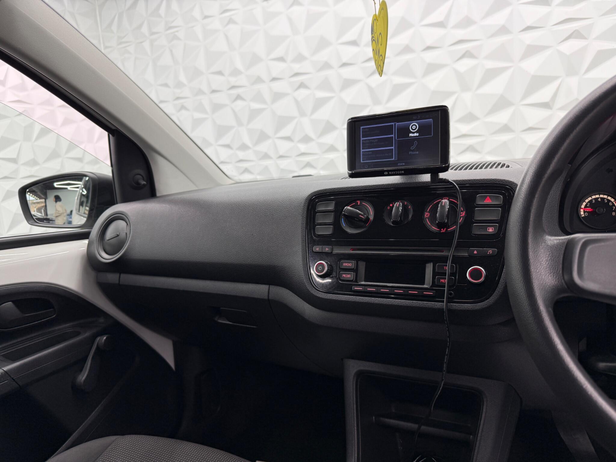 Volkswagen up! - Image 18
