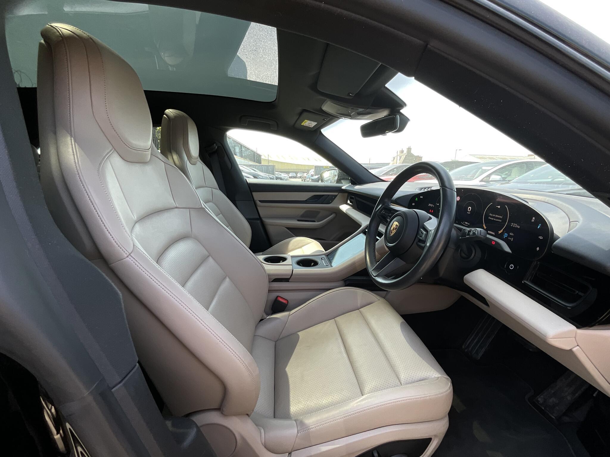 Porsche Taycan - Image 9