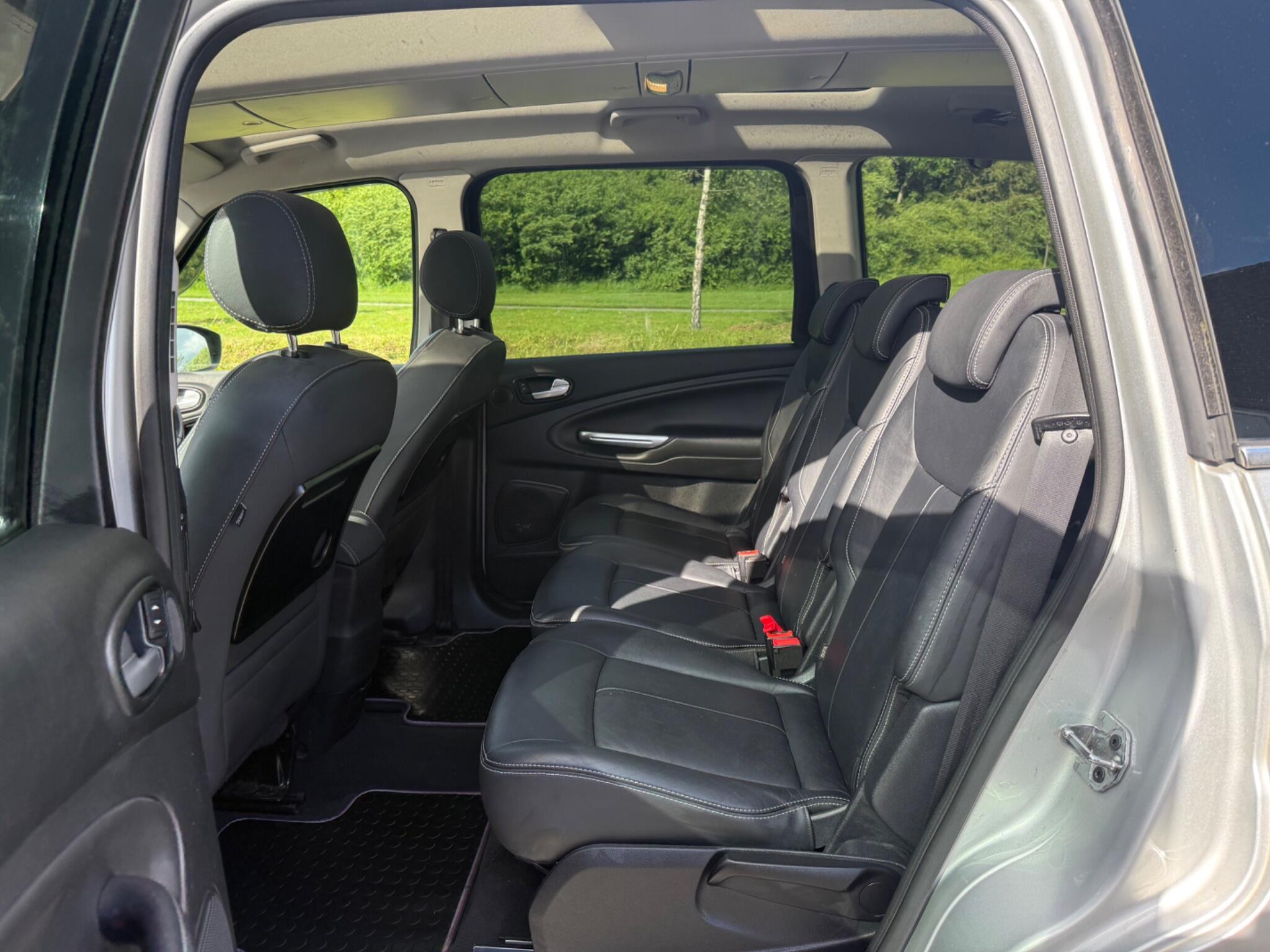 Ford Galaxy - Image 9