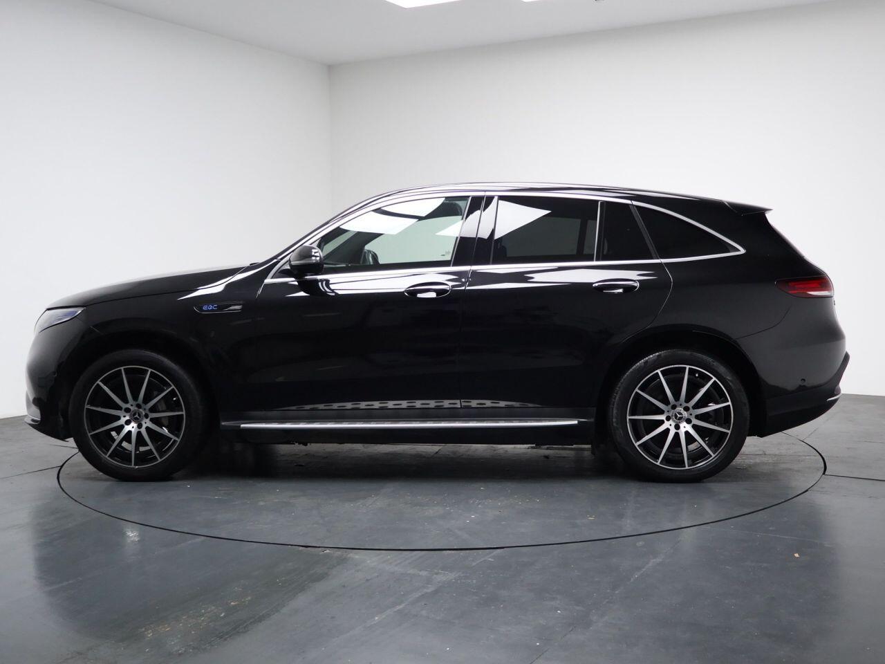 Mercedes Eqc - Image 8