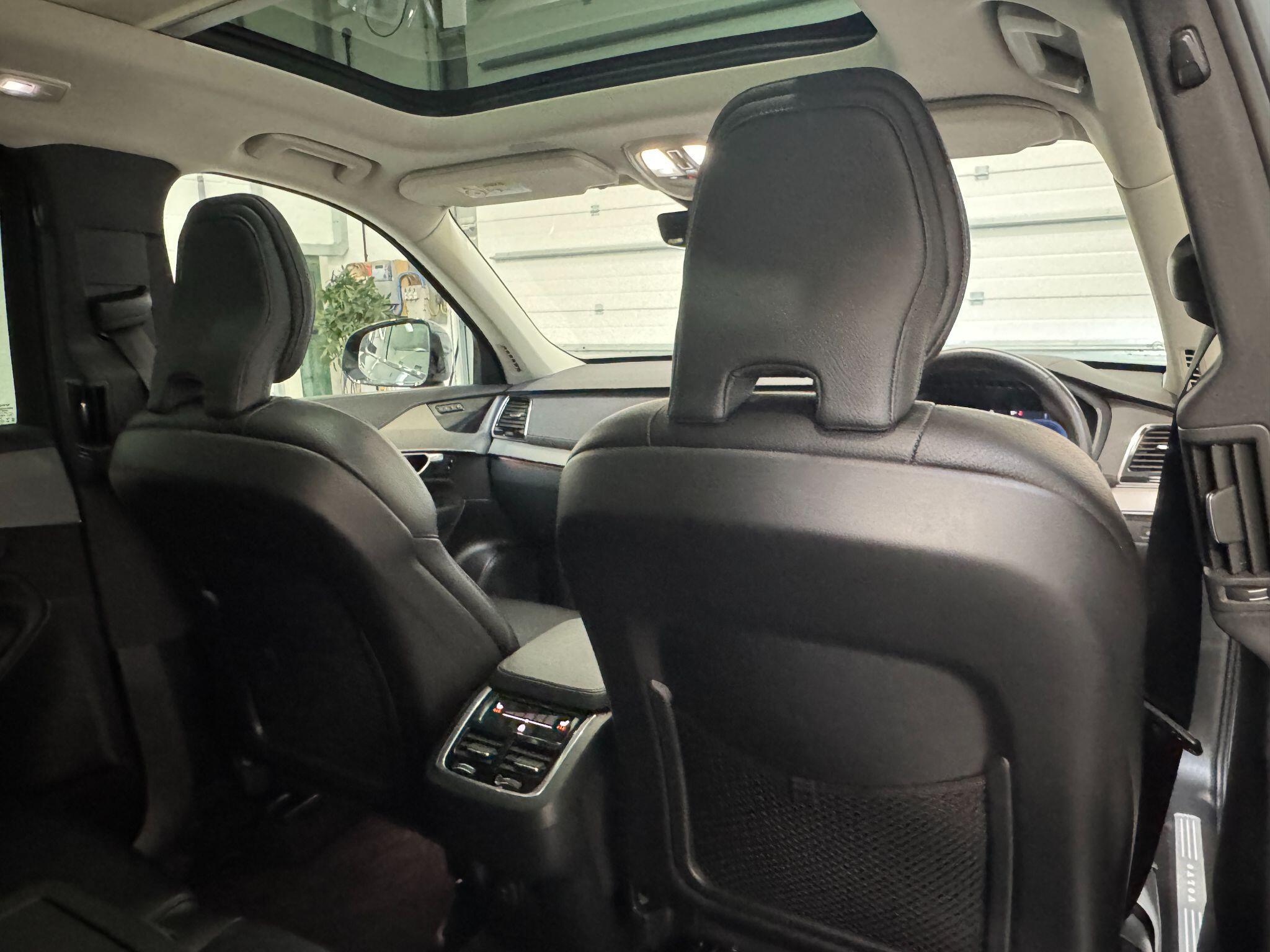 Volvo XC90 - Image 51