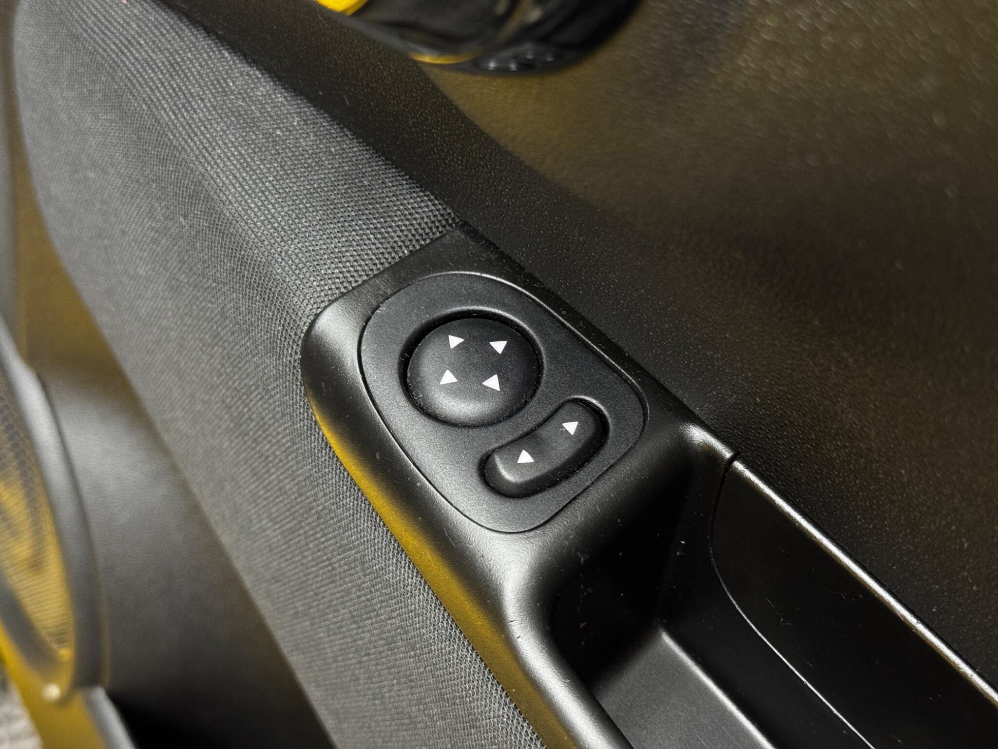 Abarth 595 - Image 26