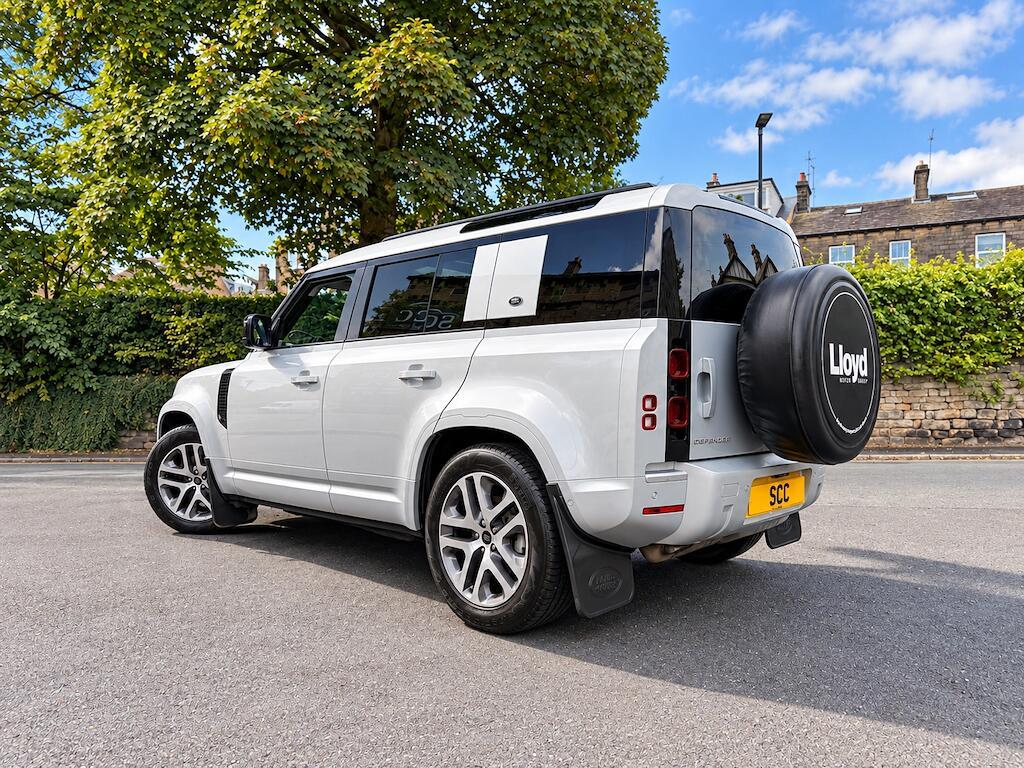Land Rover Defender 110 - Image 9