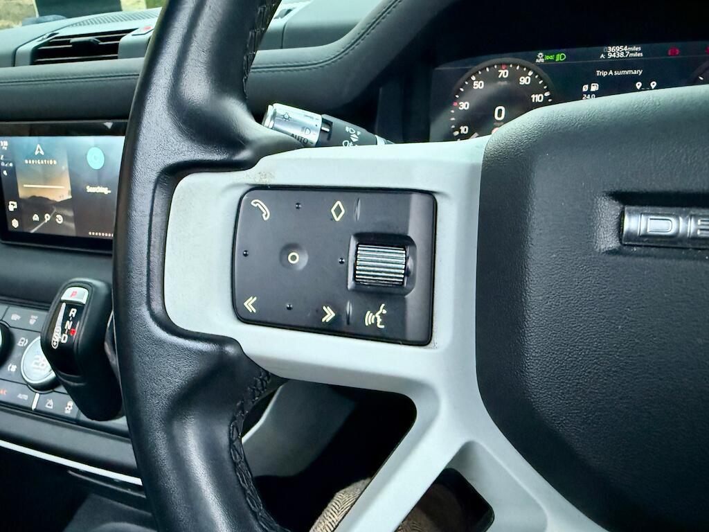 Land Rover Defender 90 - Image 28