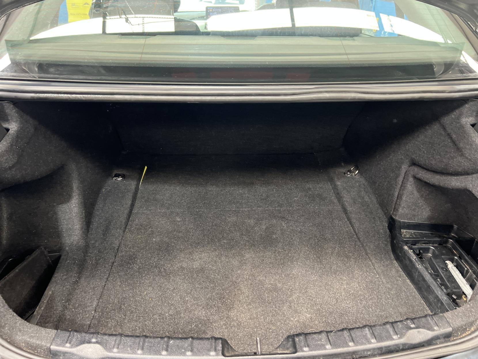 BMW 3 Series - Image 15