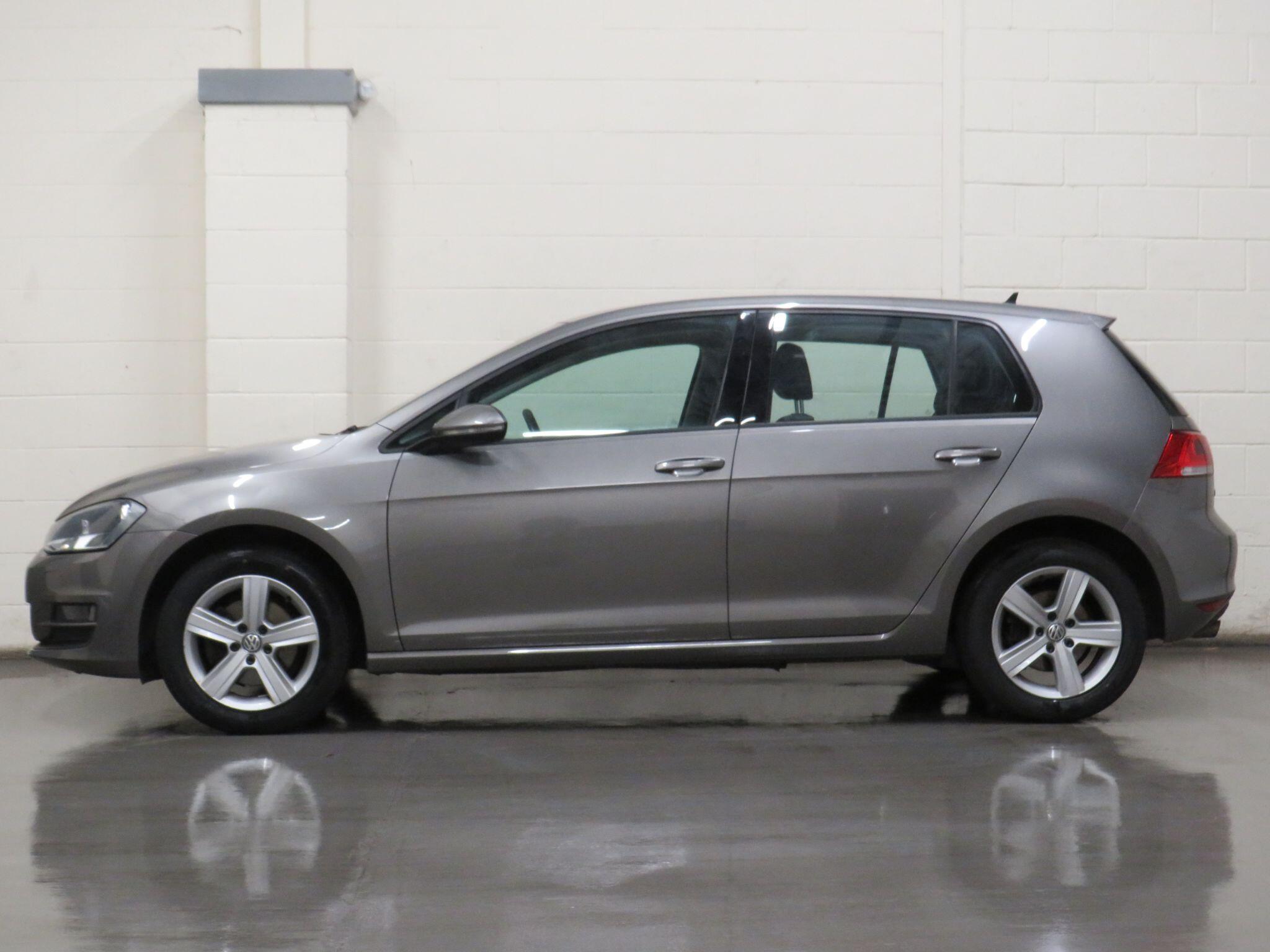 Volkswagen Golf - Image 7
