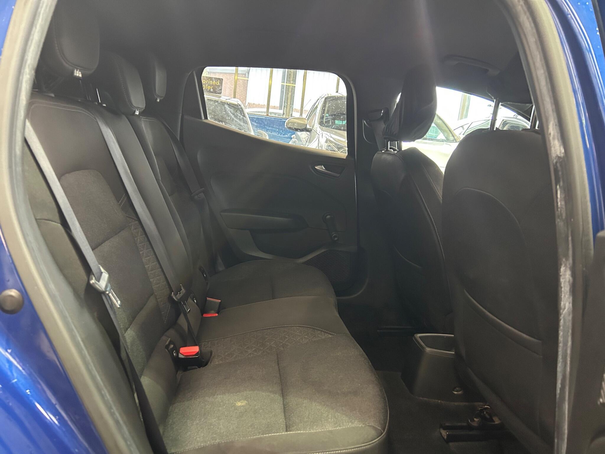 Renault Clio - Image 16