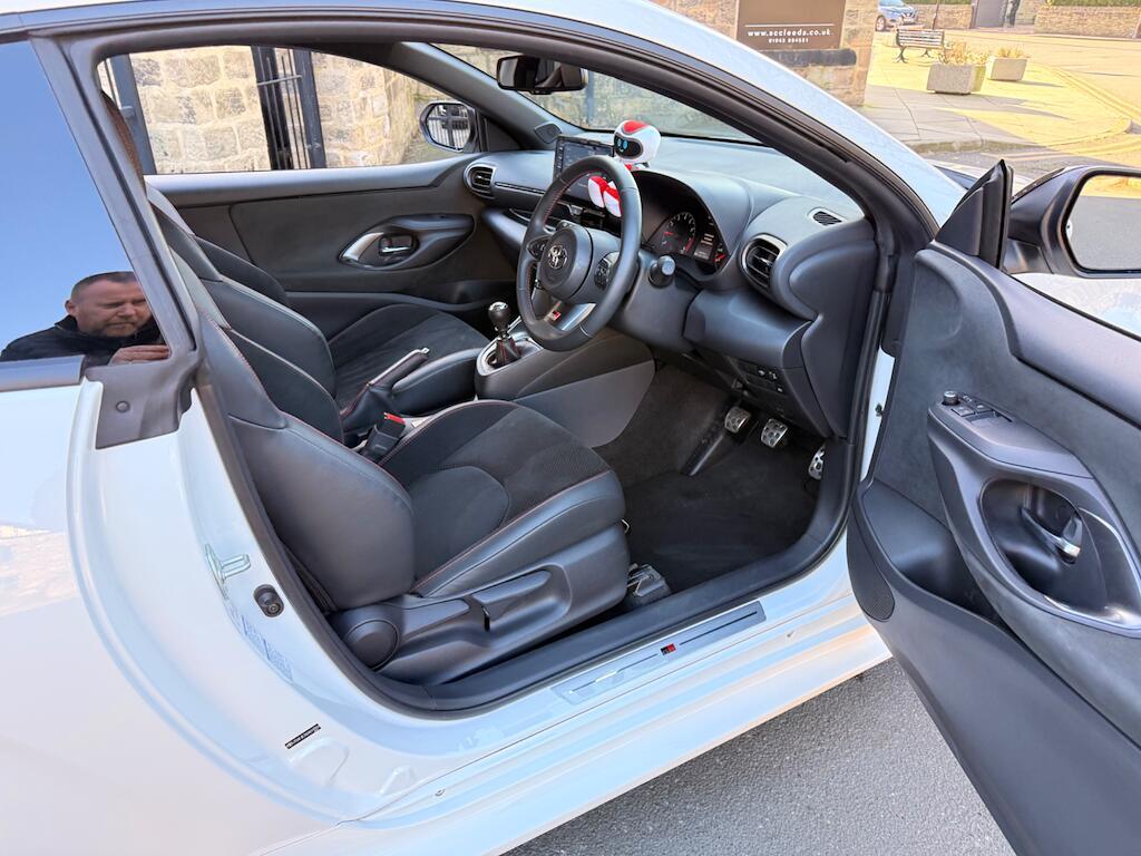 Toyota Yaris - Image 50