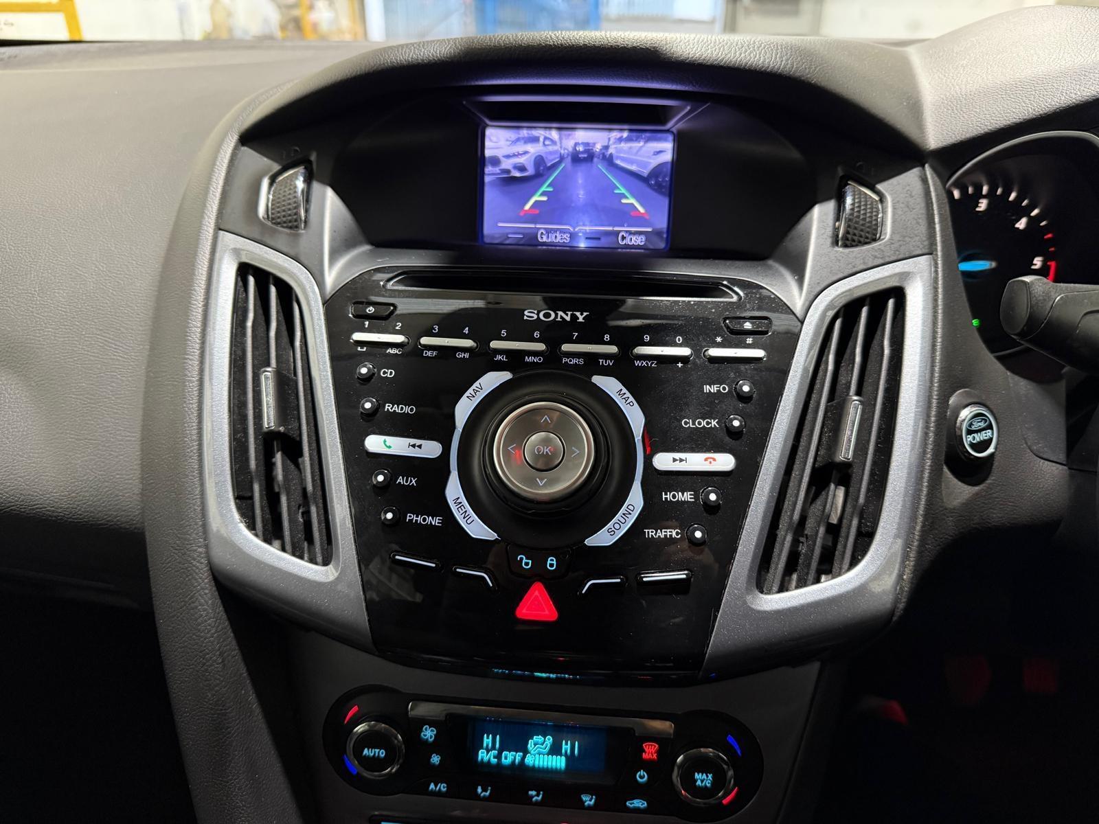 Ford Focus - Image 26