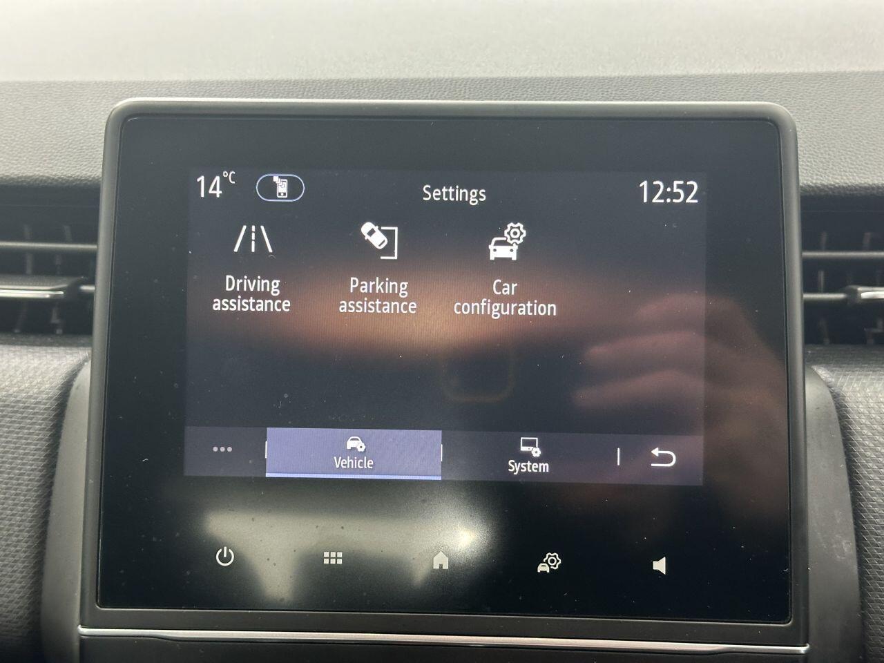 Renault Clio - Image 26