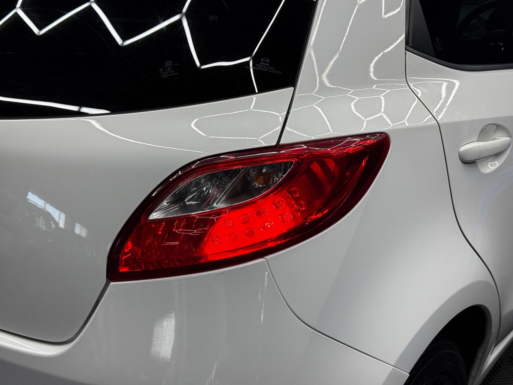 Mazda MAZDA2 - Image 32