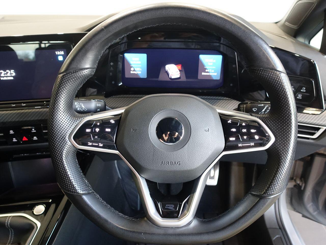 Volkswagen Golf - Image 19