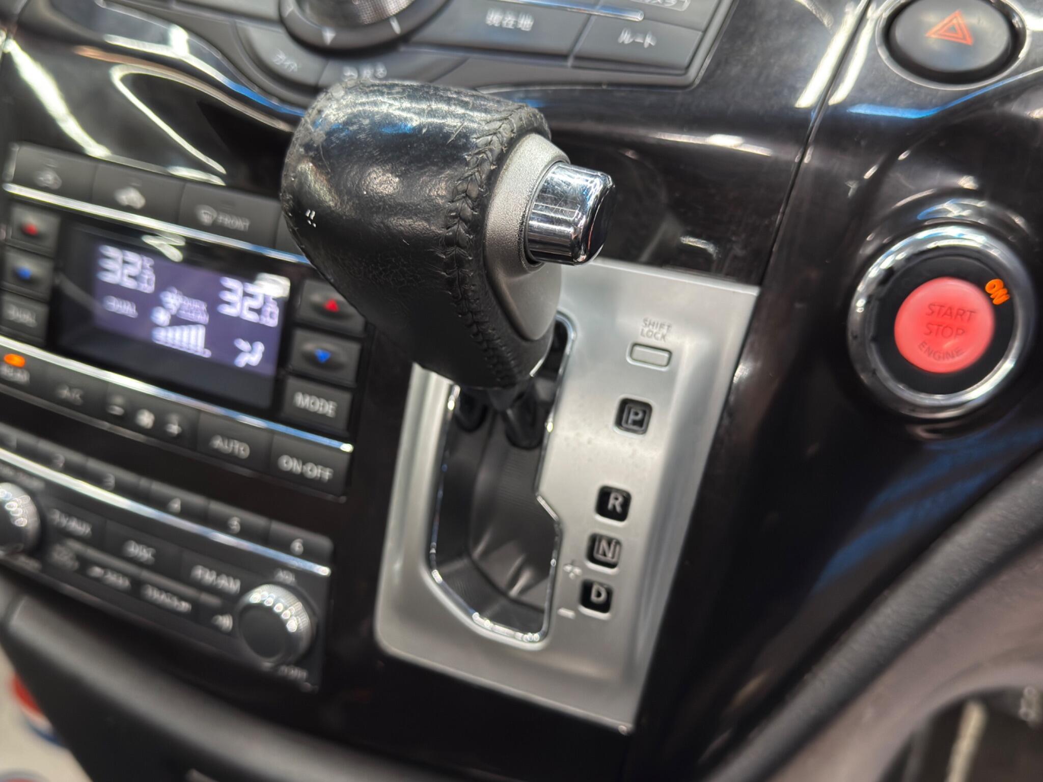 Nissan Elgrand - Image 26