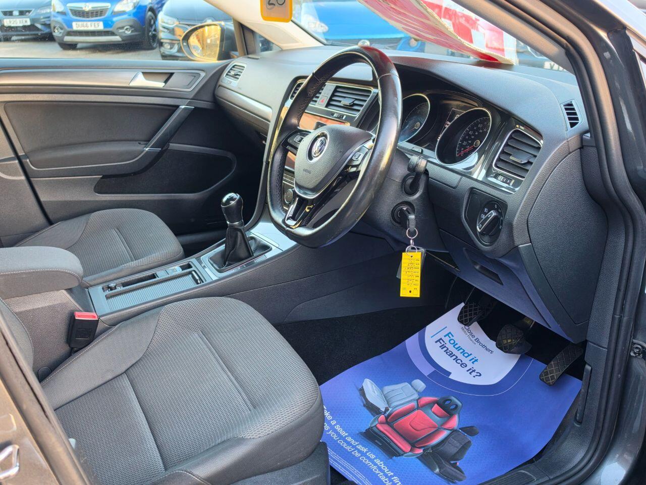 Volkswagen Golf - Image 13