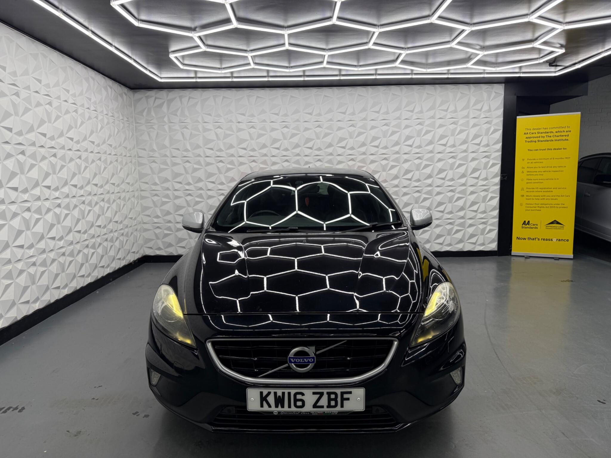 Volvo V40 - Image 5