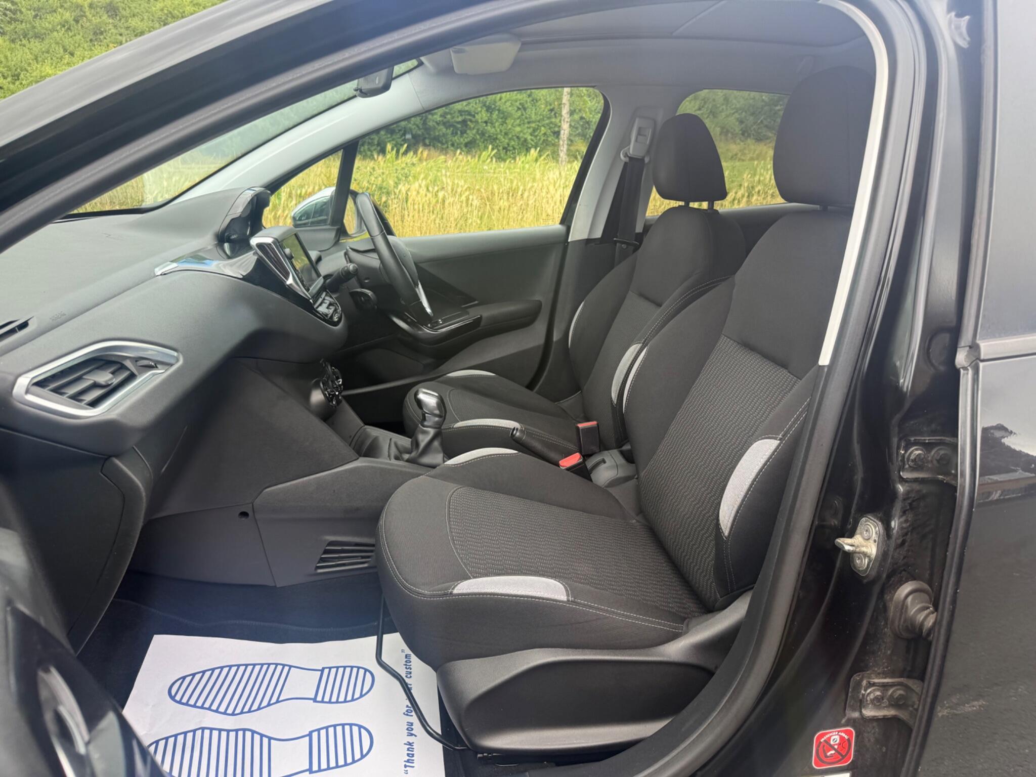 Peugeot 208 - Image 9