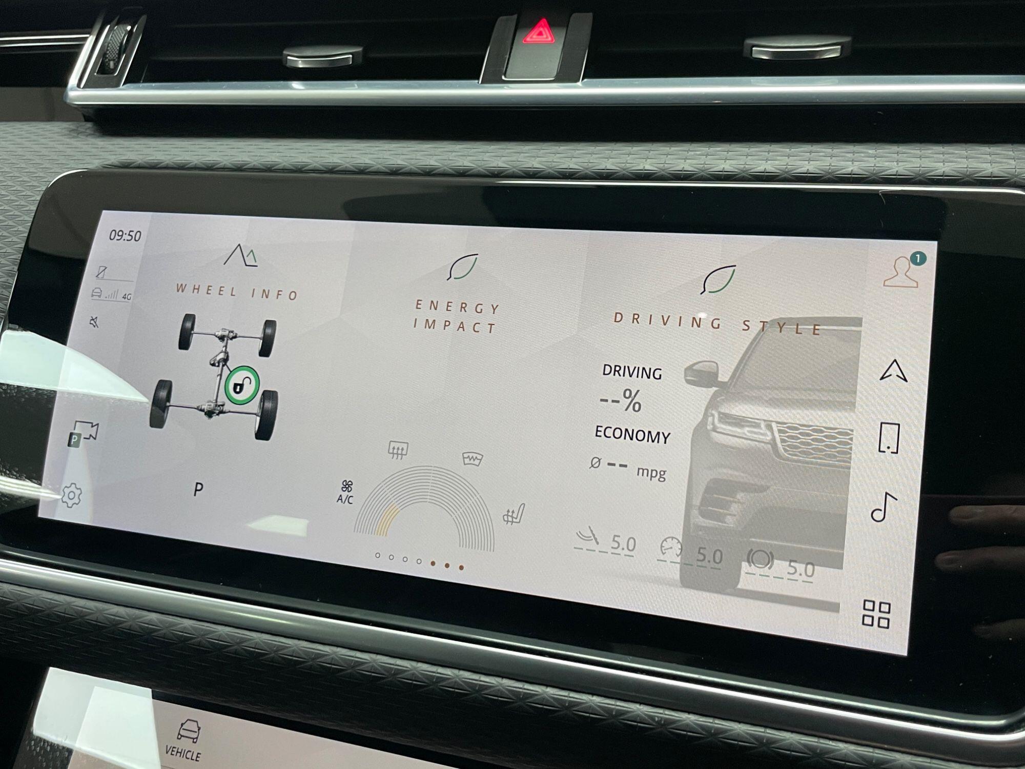 Land Rover Range Rover Velar - Image 45