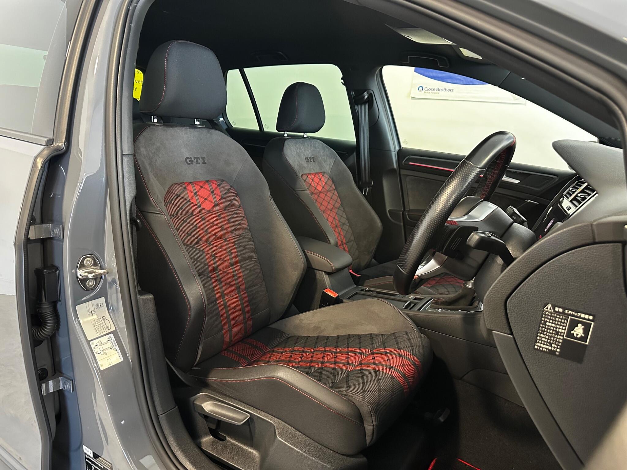 Volkswagen Golf - Image 15