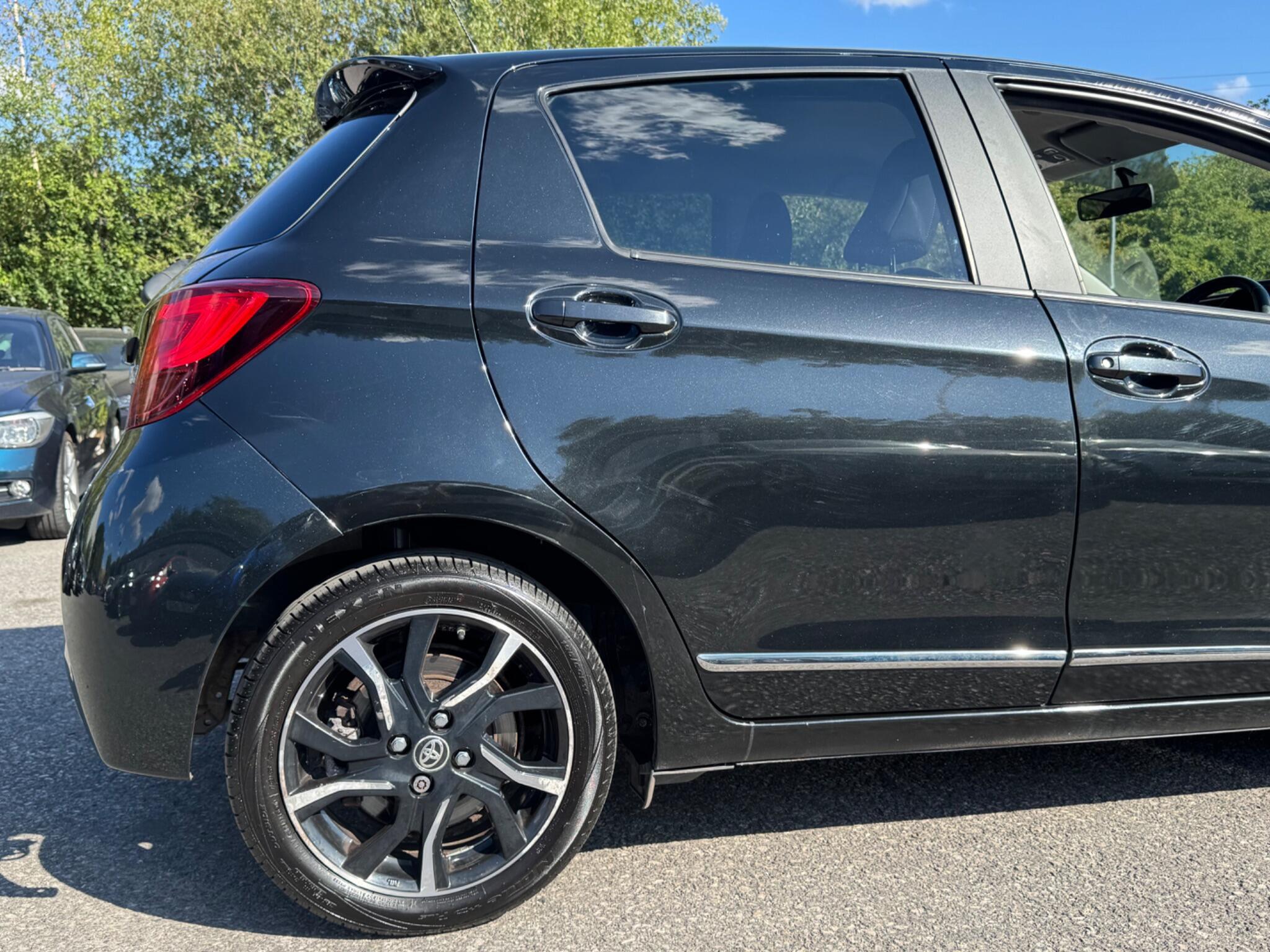 Toyota Yaris - Image 14