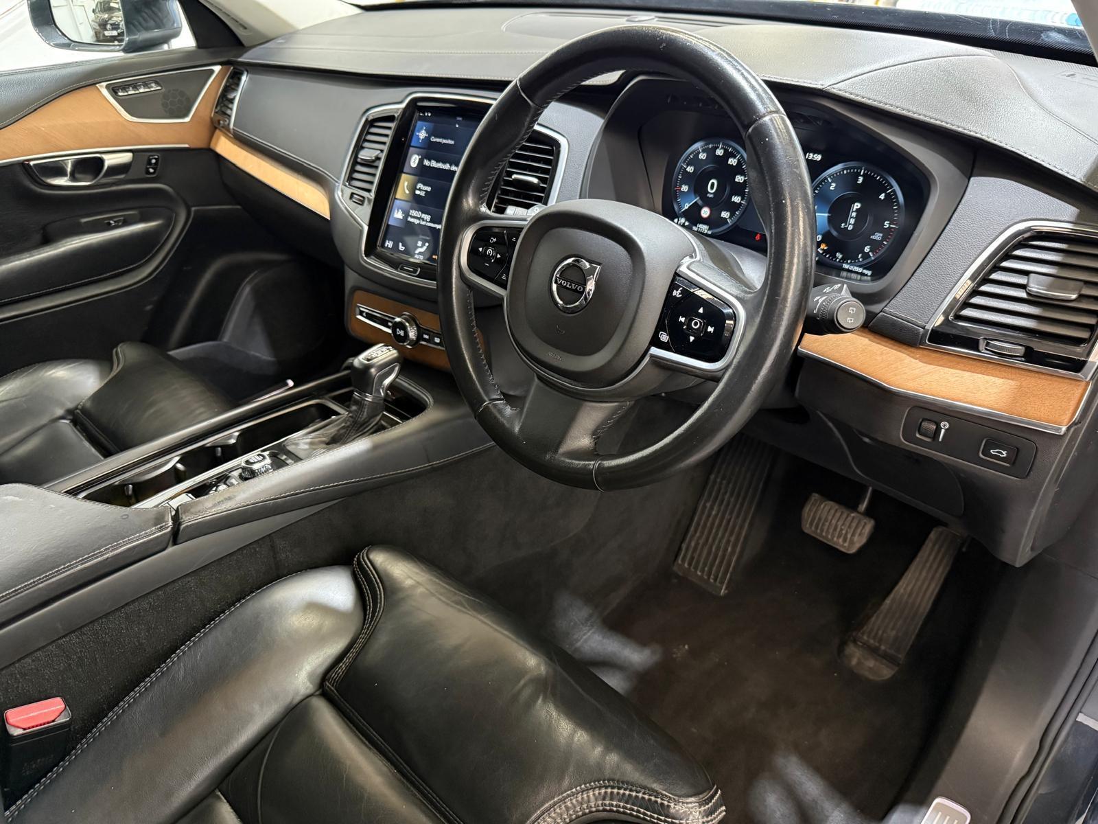 Volvo XC90 - Image 31